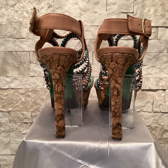 Lisa for Donald J. Pliner Danisa Platform Sandals - Picture 5 of 8